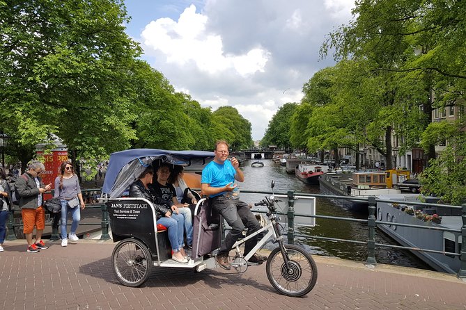 1,5 hours Amsterdam Rickshaw Tour - Hotel pickup and where you actually meet your guide