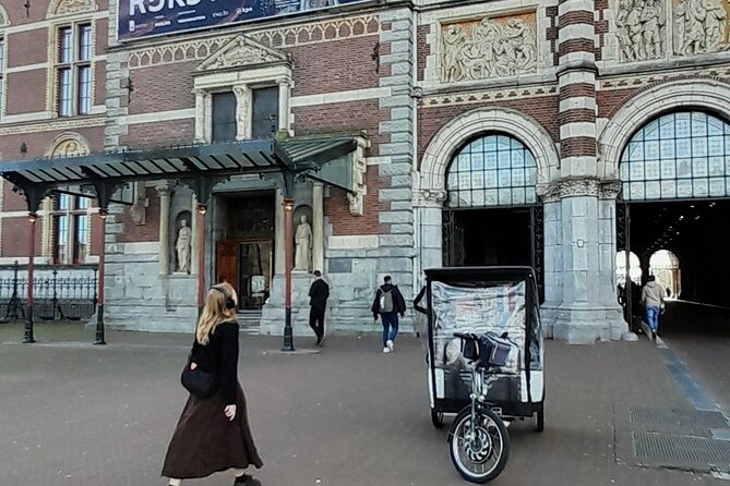 1 hour Amsterdam City Tour in Pedicab - Oude Kerk, The Attic Museum, and Delft Blue on a Steep Lane
