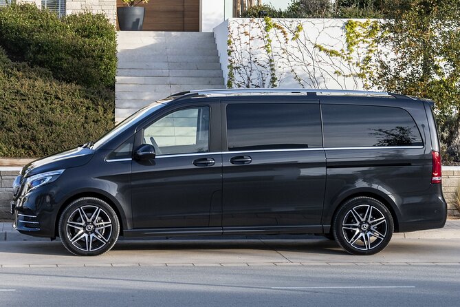 Airport Transfer: Schiphol Airport AMS to Amsterdam by Luxury Van - Key points before you land