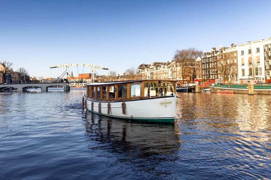 Amsterdam: 1.5-Hour High-End Morning Breakfast Canal Cruise - A Guided Cruise Through Amsterdam’s Quiet Morning Waterways