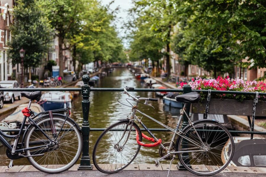 Amsterdam: 1.5-Hour Private Kick-Start Tour with a Local - Local tips on where to eat and unwind like a regular