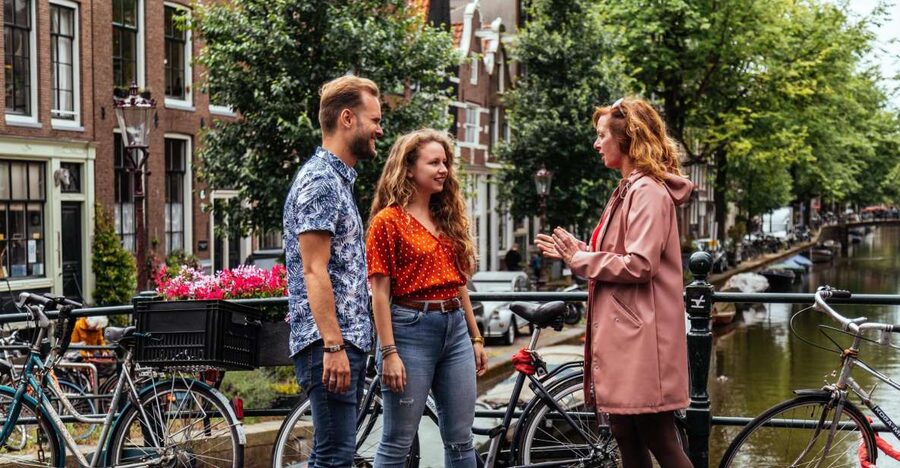 Amsterdam: 1.5-Hour Private Kick-Start Tour with a Local - Where you meet, and how to avoid first-day confusion