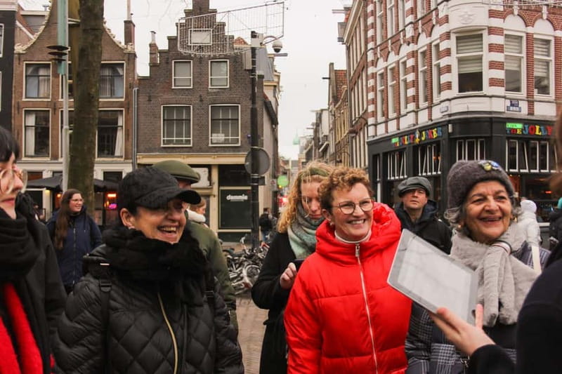 Amsterdam: 1,5-Hour Red Light District Tour - Guide style: why people rave about the teaching