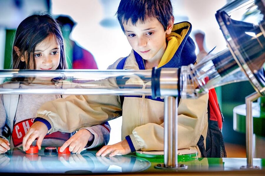Amsterdam: 1-Hour Canal Cruise & NEMO Science Museum - Cruise Departure Points: Get on the Right Boat (Seriously)