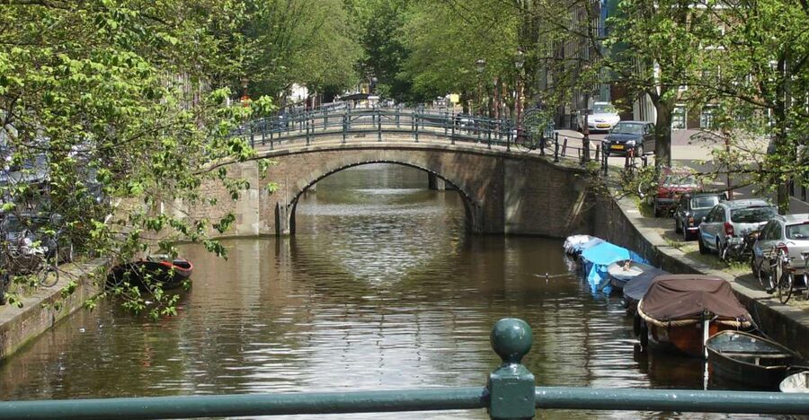 Amsterdam: 2.5-Hour Historic Private Walking Tour - Start at Victoria Hotel, Then Let Jan Lead