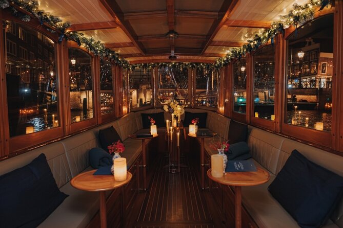Amsterdam: 2-Hour Canal Cruise incl. Drinks & Dutch Snacks - Cheese museums and cat cabinet energy