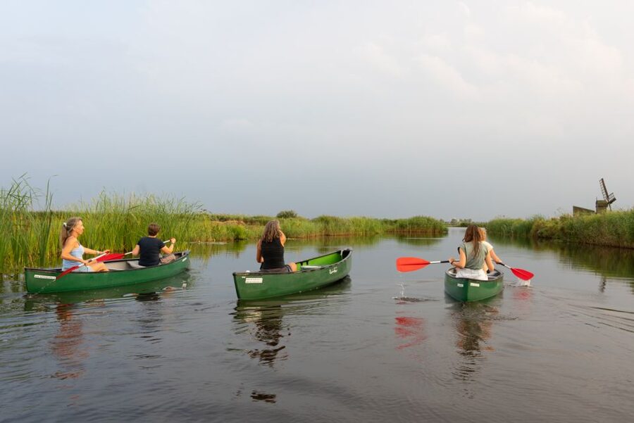 Amsterdam: 2-Hour Guided Canoe Trip - Watergang canals and Dutch wetlands, far from Amsterdam’s roar