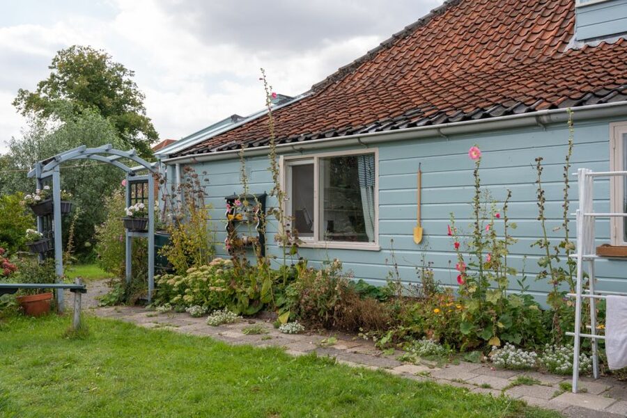 Amsterdam: 2-Hour Guided Canoe Trip - The 2 hour canoe flow: from village canals to meadows and Dutch water control