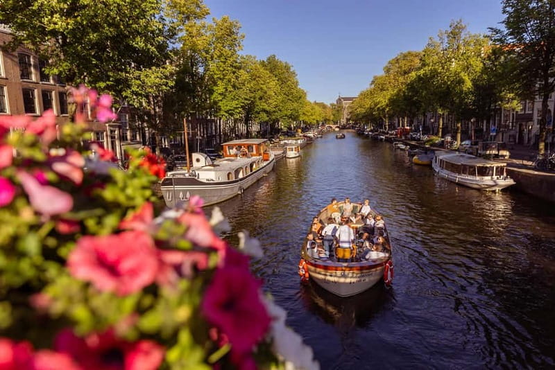 Amsterdam: 2-Hour Luxury Canal Cruise with Snacks & Drinks - Why the 2-hour timing feels worth it