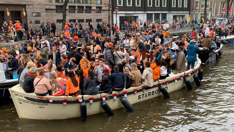 Amsterdam: 3 Hour Kings Day Boat Party with Unlimited Drinks - What this King’s Day canal boat party really feels like