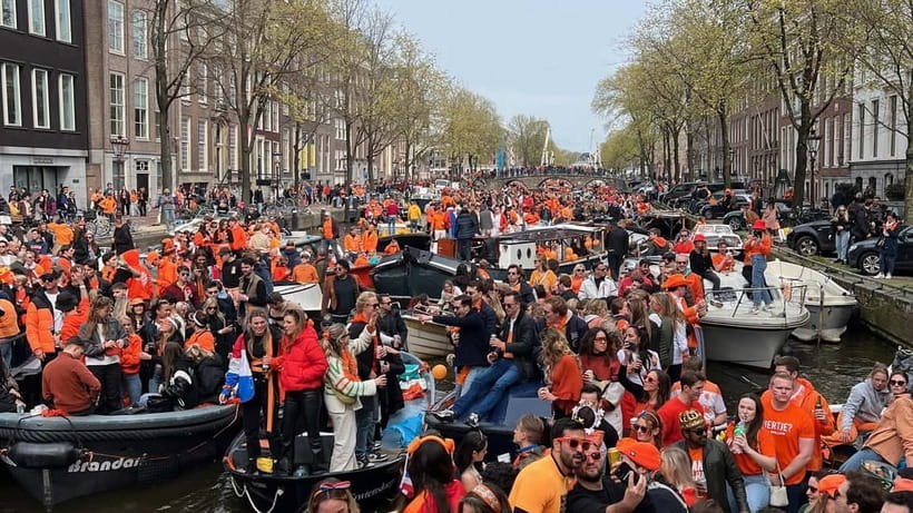 Amsterdam: 3 Hour Kings Day Boat Party with Unlimited Drinks - Unlimited drinks: what you get and how to plan smart