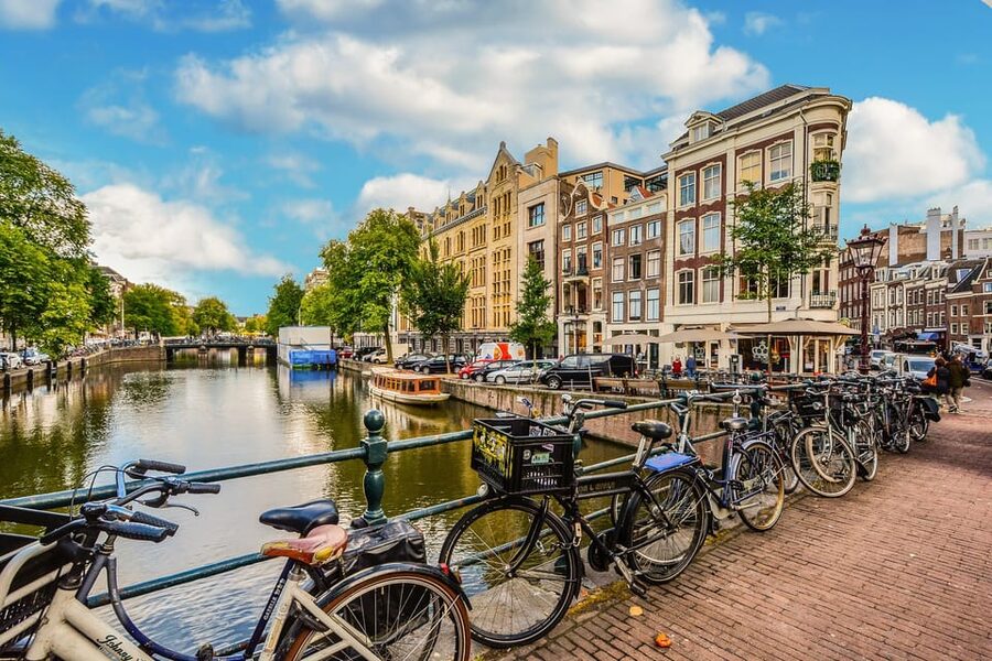Amsterdam: 3-Hour Private Bike Tour of the City Center - Museum Quarter and the Bike-Friendly District Feel