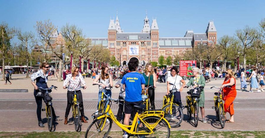 Amsterdam: 3h E-Bike Tour with break - Bike comfort, safety basics, and the height limit
