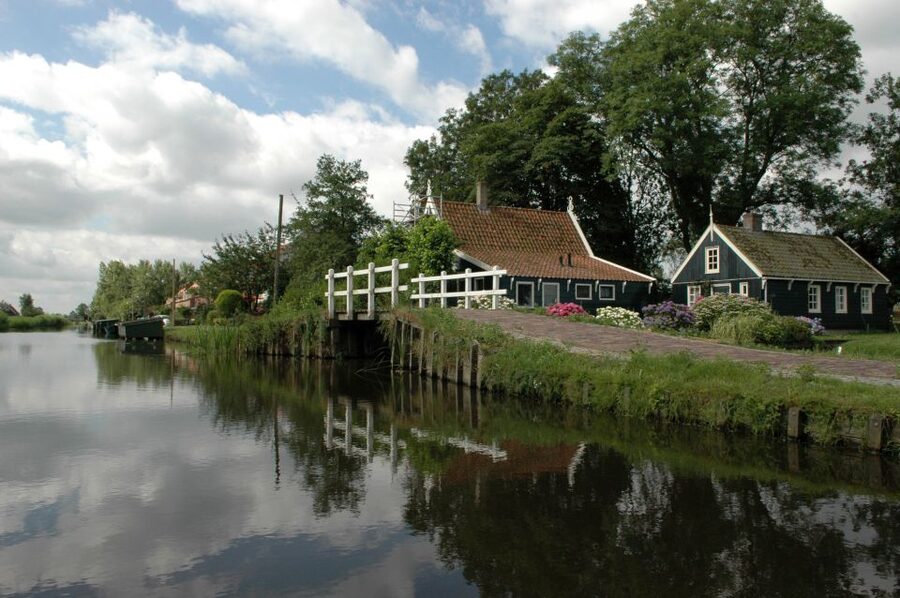 Amsterdam 5-Hour Guided Canoe Trip in the Wetlands - What small-group really means here, and why you’ll feel it
