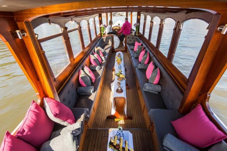Amsterdam: 90 min Cruise with Local Guide & Unlimited Drinks - FAQ