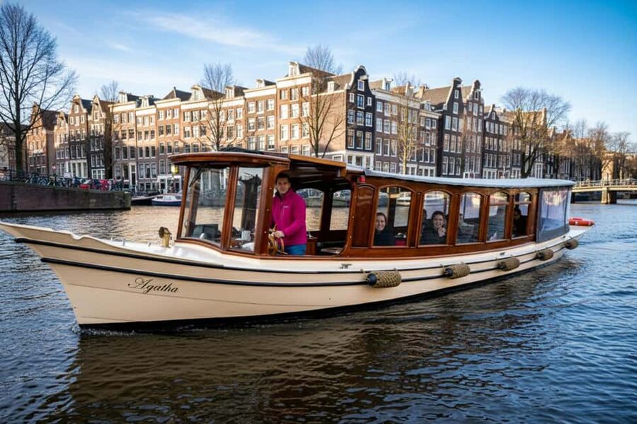 Amsterdam: 90 min Cruise with Local Guide & Unlimited Drinks - The Route: Museumbrug to Amsterdam Centraal, With Big Sights in 90 Minutes