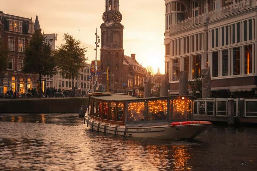 Amsterdam: 90 min Cruise with Local Guide & Unlimited Drinks - Who This 1.5-Hour Cruise Fits Best