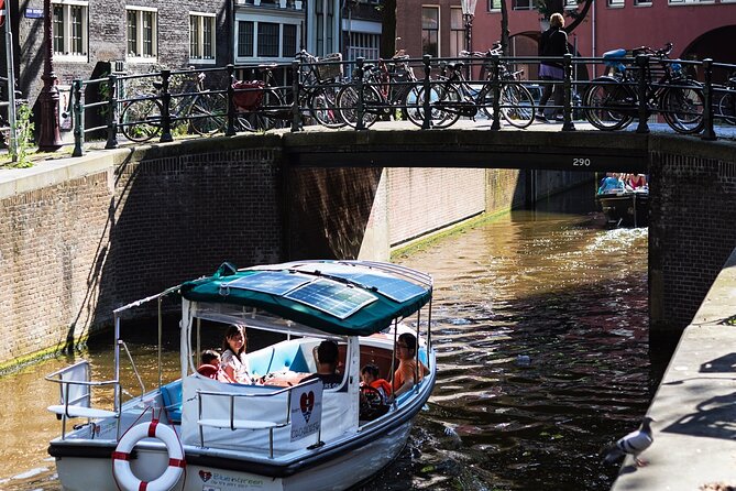 Amsterdam 90-min Private Canal Cruise with Live Guide and Drinks - Drinks, Comfort, and the Details That Change Your Experience