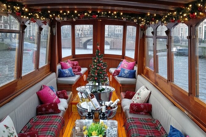 Amsterdam 90 minutes Canal Cruise with bar and snacks on board. - Getting on board near Central Station