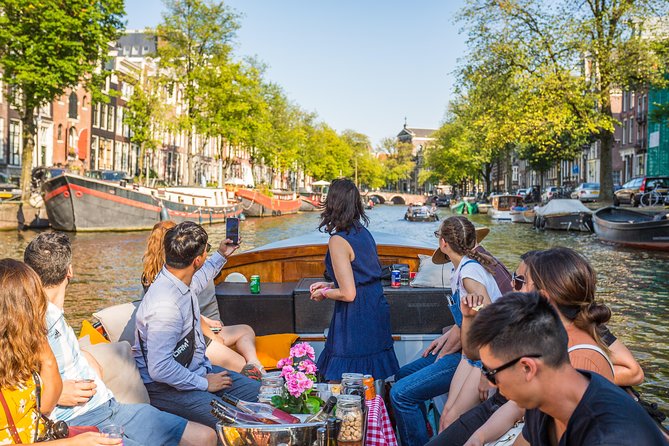 Amsterdam All-Inclusive 90-Minutes Heated Cruise by Captain Jack - No microphone, window fog, and how to keep the narration working for you