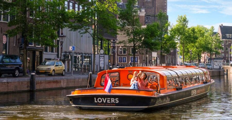 Amsterdam: Amsterdam Dungeon and Canal Cruise Entry Ticket - How this Amsterdam combo ticket works in real life