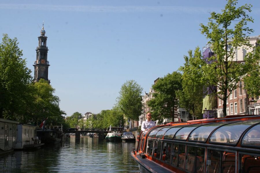 Amsterdam: Amsterdam Dungeon and Canal Cruise Entry Ticket - Should you book Amsterdam Dungeon plus the canal cruise?