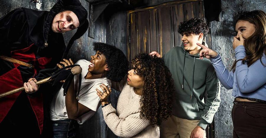 Amsterdam: Amsterdam Dungeon Entrance Ticket - What you actually experience: labyrinths, witches, and inquisitors