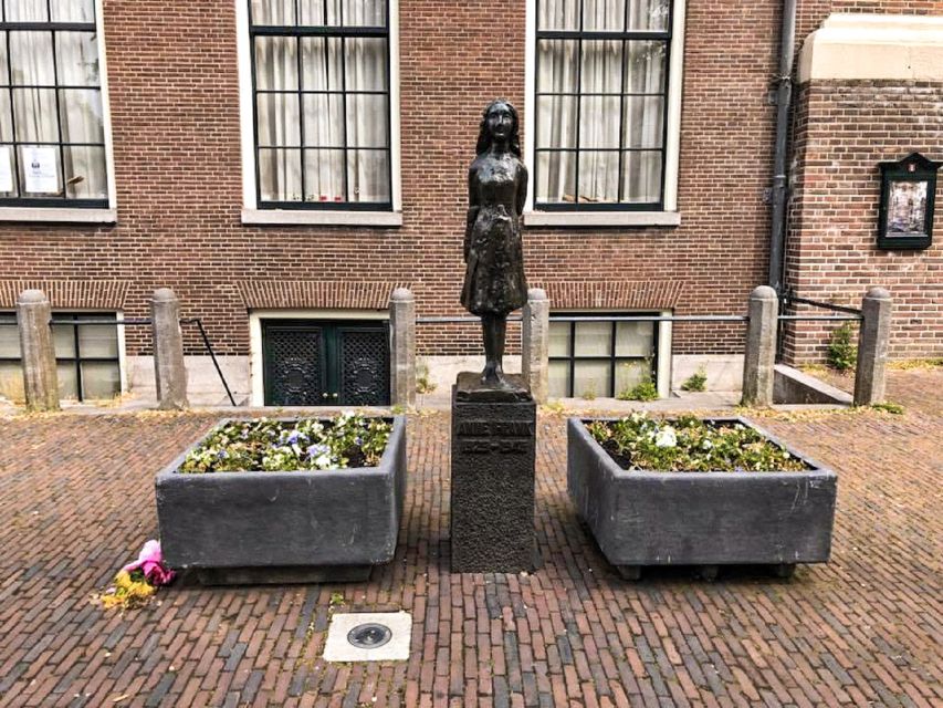 Amsterdam: Anne Frank and Jewish Quarter Guided Walking Tour - Starting in Amsterdam’s Jewish Quarter, at the H’ART Museum boat platform