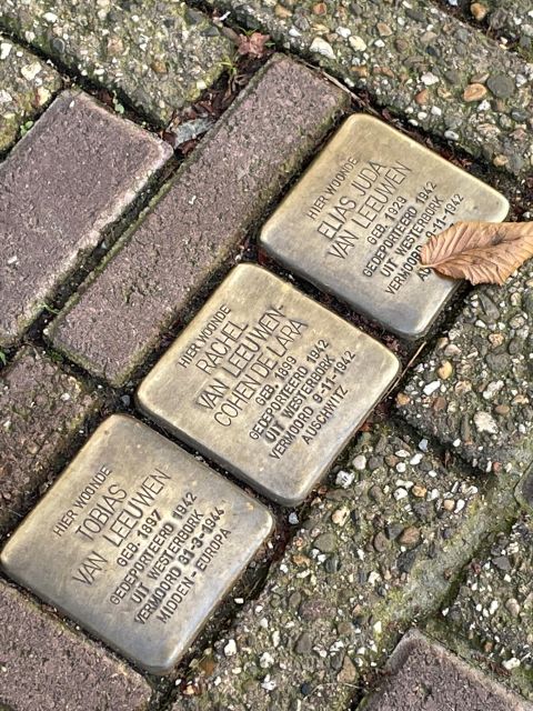 Amsterdam: Anne Frank's Last Walk & Visit Anne's House in VR - The real value here: street context plus a VR inside view