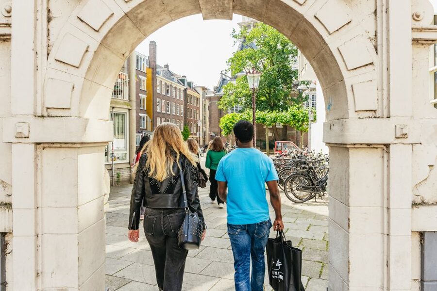 Amsterdam Anne Frank: Small-Group Walking Tour & Local Guide - Pacing, Q&A, and What to Bring for a Comfortable Walk
