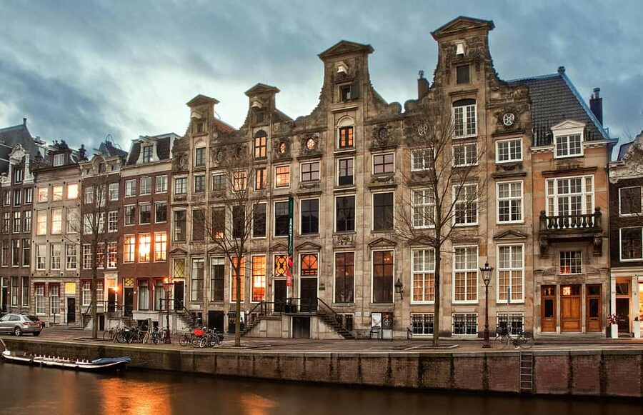 Amsterdam: Art Zoo Museum Entry Ticket in a Canal House - Key things to know before you go