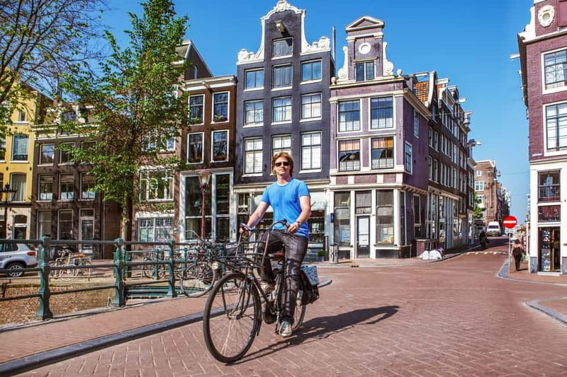 Amsterdam:: Bike Rental with Free Self-Guided Tour - Price and Value for a One-Day Amsterdam Bike Plan