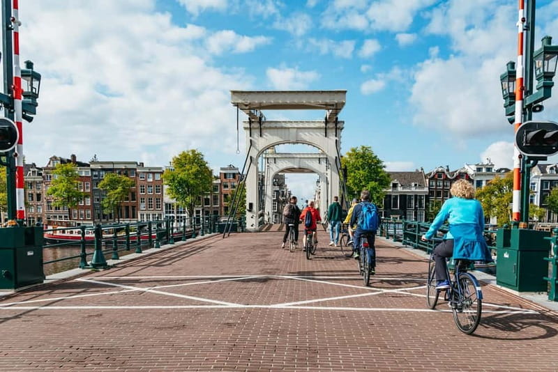Amsterdam Bike Tour in Small Group + Optional Canal Cruise - Why this Amsterdam bike tour is the fastest way to get your bearings