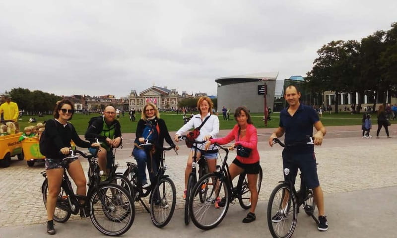 Amsterdam bike tour with a French-speaking guide local! - A French-Language Bike Tour That Makes Amsterdam Make Sense