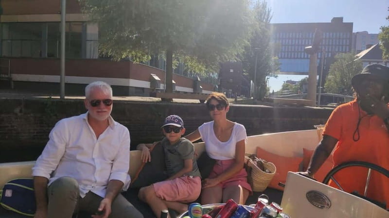 Amsterdam bike tour with a French-speaking guide local! - De Negen Straatjes and Haarlemmerbuurt: Shopping Streets With Architecture Clues