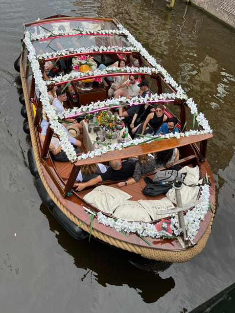 Amsterdam: Boat Tour with Optional Unlimited Drinks - Key highlights at a glance