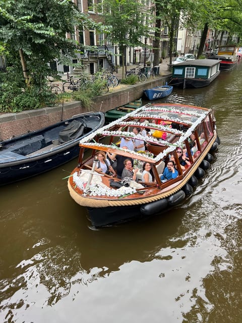 Amsterdam: Boat Tour with Optional Unlimited Drinks - Finding the Enterprise boat, and the fast way to board