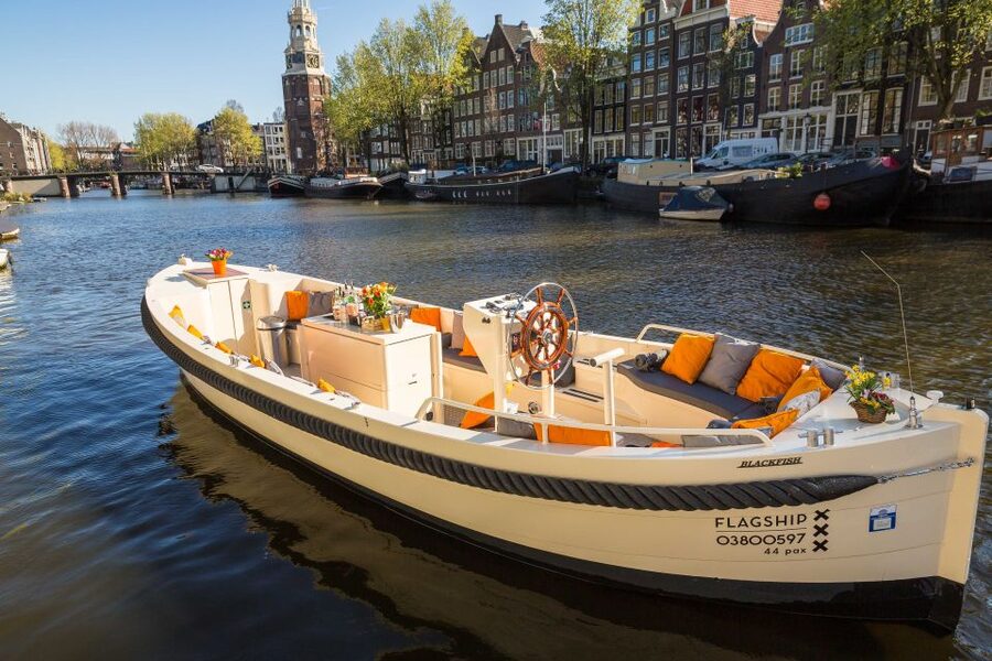 Amsterdam: Canal Belt Private Beer Boat Tour - How this private Amsterdam beer boat works (and why it’s fun)