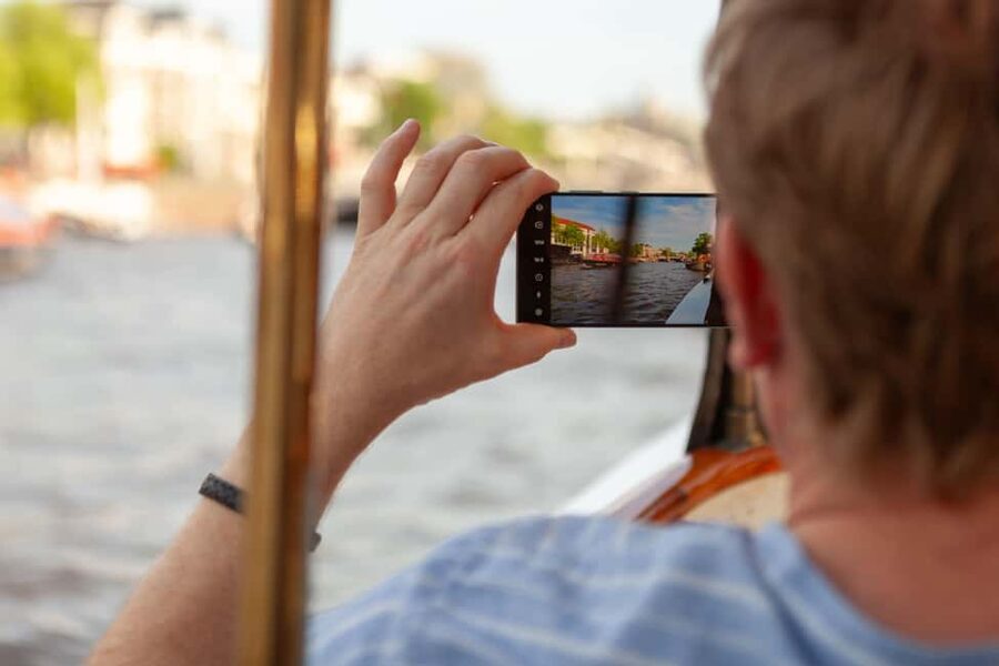 Amsterdam Canal Boat Ride with a Spanish-speaking Guide - The Spanish-speaking guide: why language changes the whole experience