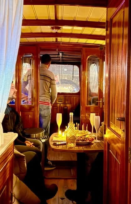 Amsterdam Canal Boat Tour with Live Guide - Who this tour is best for (and who should pick something else)