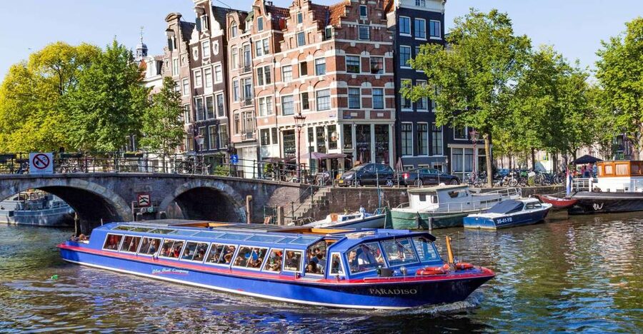 Amsterdam: Canal Cruise and Jewish Cultural Quarter Tickets - How Amsterdam’s canal cruise fits into a museum day