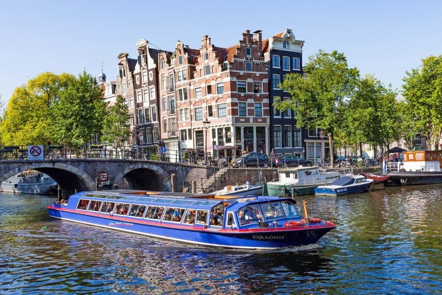 Amsterdam: Canal Cruise and Jewish Cultural Quarter Tickets - Hollandsche Schouwburg and the Holocaust sites: plan with flexibility