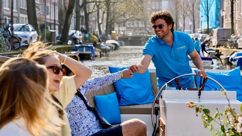 Amsterdam: Canal Cruise in Open Boat with Drink Option - Comfort on the Open Boat: Seats, Cold Weather, and Simple Packing