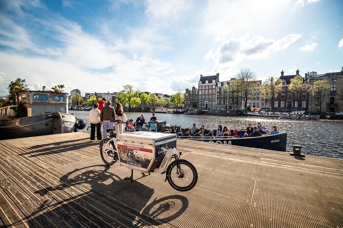 Amsterdam Canal Cruise with Live Guide and Two Drinks - Westerkerk to the Skinny Bridge on the Amstel River