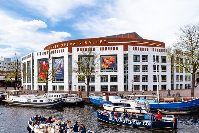 Amsterdam Canal Cruise with Live Guide and Two Drinks - Nine Streets shopping district, style from the canal side