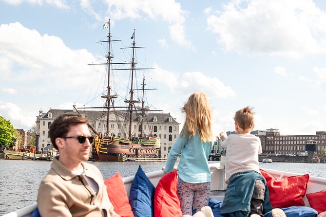 Amsterdam Canal Cruise with Live Guide and Two Drinks - Two included drinks: a small perk that makes the hour feel complete