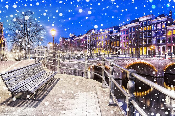 Amsterdam Christmas Walk with hot drink and Dutch treat - A 4 pm route built for Christmas lights and winter comfort