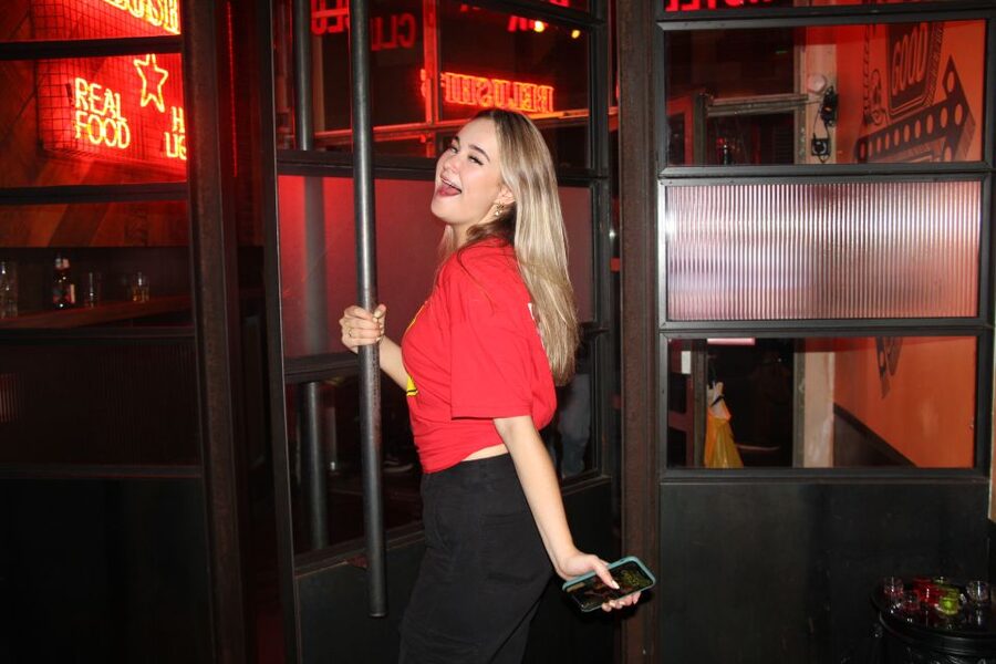 Amsterdam: City Center Bar Crawl and Nightlife Experience - How the hosts work (and how you find them)