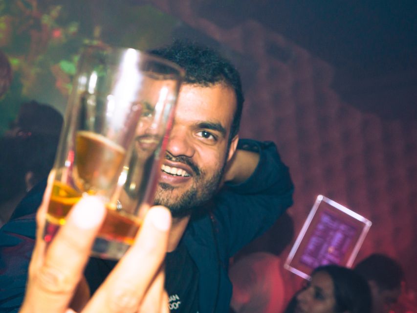 Amsterdam: City Center Bar Crawl and Nightlife Experience - Quick checklist so you do not lose time