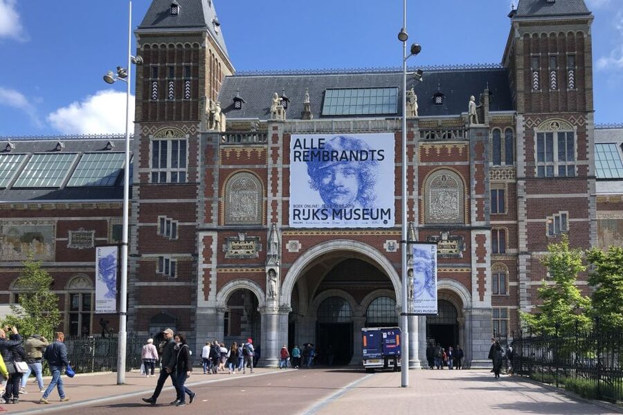 Amsterdam City Center Guided Walking Tour - 12 guests 2,5h - What you’ll learn from the guide, and why it changes the city